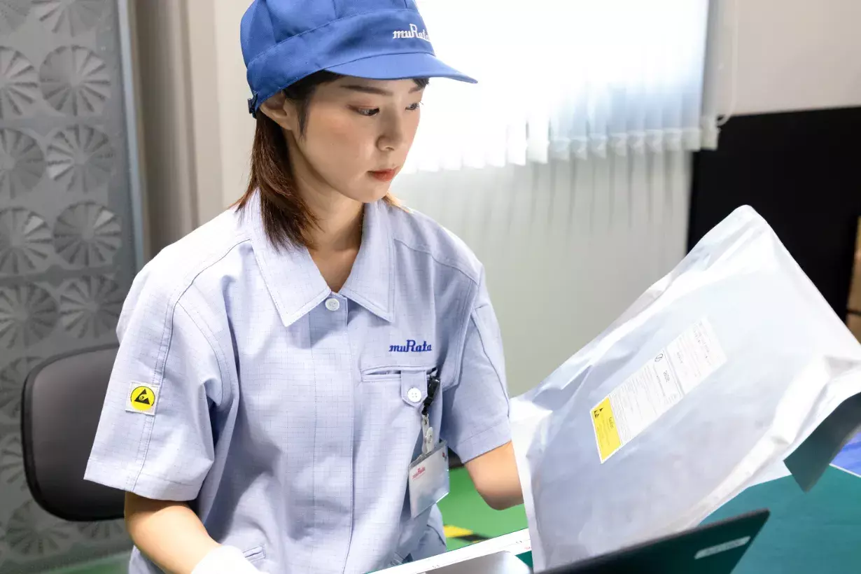 小諸村田製作所は県内でも大手の企業ですが、入社したきっかけや<br>仕事内容について教えてください。